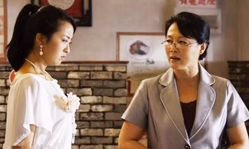 Tờ giấy chồng đưa khi mẹ ép ly hôn khiến tôi run rẩy bật khóc... To giay chong dua khi me ep ly hon khien toi run ray bat khoc...