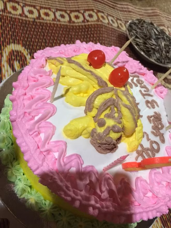 Người bán có bàn tay "khéo léo" là một chuyện, người mua bỏ tiền ra để mang về một thảm họa mới đáng khâm phục.