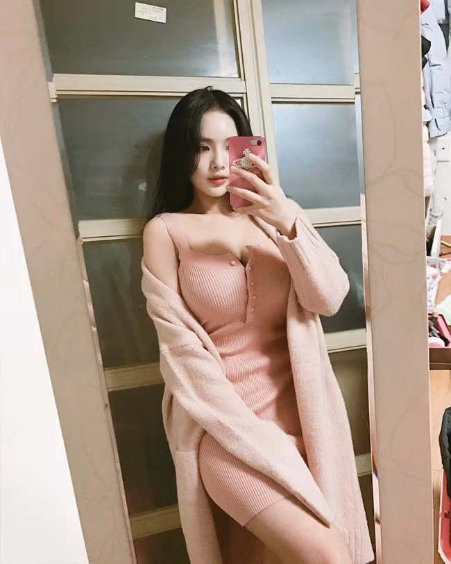 Để đáp trả lại những đồn đoán vô căn cứ đó, Yu Han lên tiếng rằng vòng một của cô hoàn toàn tự nhiên.