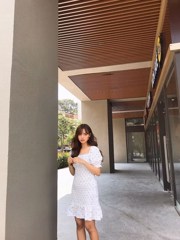 Không thích xô bồ nên Hồng Hạnh cũng không hề có ý định tham gia vào showbiz mặc dù từng có người gợi ý.