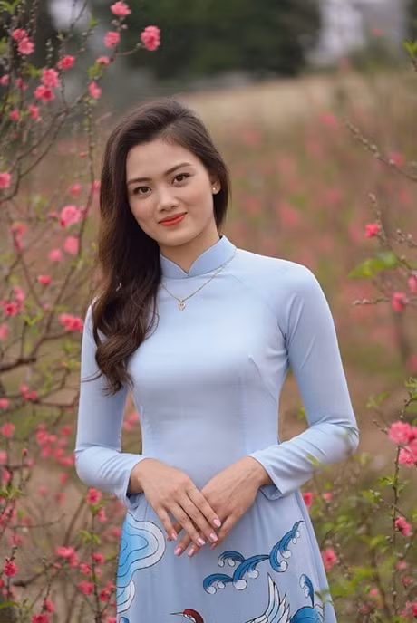 Vẻ đẹp vạn người mê của Thu Hoài.