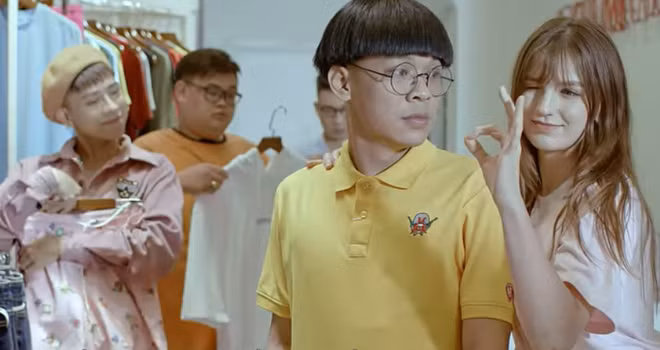 Hết "thả thính" Văn Hậu, DJ Ukraine lại khiến Trung Ruồi đảo điên Het