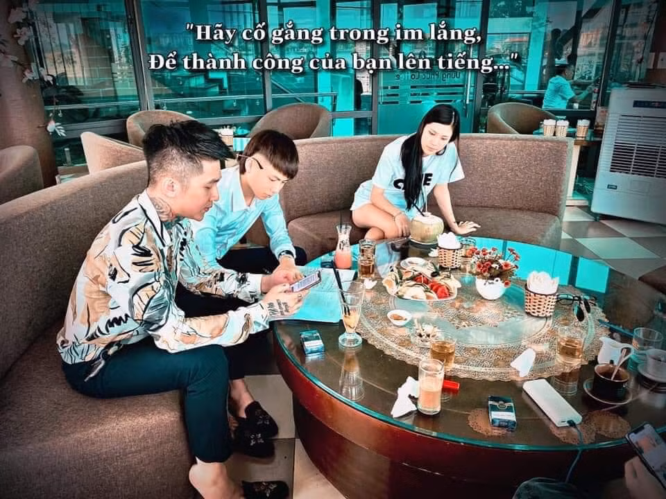 Tuy nhiên đến khi hot boy chuyên "giảng giải đạo lý" bị bắt, dân mạng chỉ biết lắc đầu ngán ngẩm.