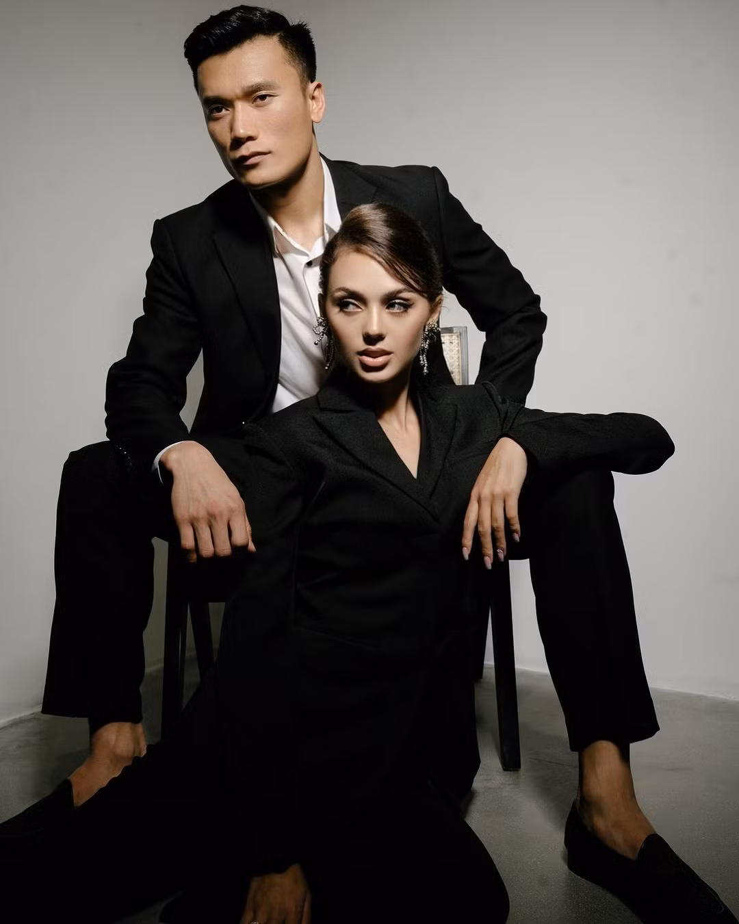 Đến nay, vợ thủ môn Bùi Tiến Dũng ở Việt Nam được 4 năm. Thời tiết tại TPHCM luôn có nắng ấm, phù hợp với Dianka.