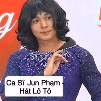 Mới đây trên trang Facebook của diễn viên BB Trần đăng tải bộ ảnh ngành nghề phù hợp với từng sao trong thời buổi dịch Covid-19 hoành hành thu hút sự quan tâm của cộng đồng mạng. Chưa đầy 1 ngày, loạt ảnh này đã có hơn 60.000 lượt like và hơn 3.000 lượt bình luận.