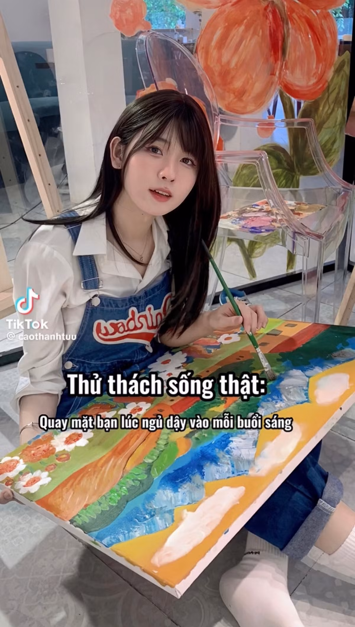 Có lẽ sẽ để lộ nhiều khuyết điểm nhưng đây cũng là chiếc thử thách giúp cho các bạn trẻ hiểu và yêu chính mình hơn, nhờ đó biết chăm sóc bản thân để dù mặt mộc cũng rạng rỡ bất chấp cam thường.