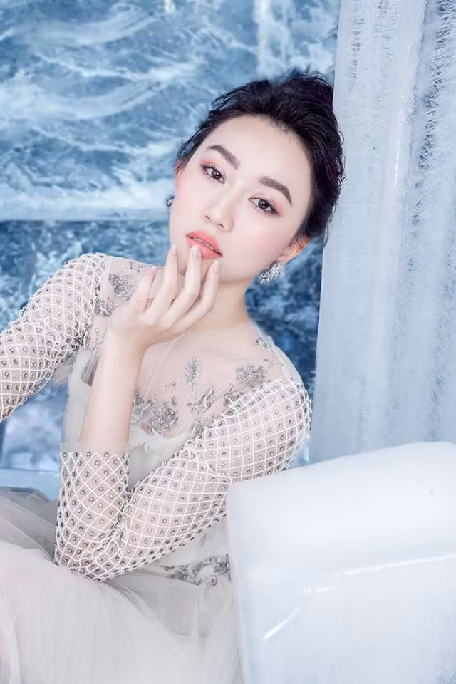 Ngược lại, diễn viên Huỳnh Hồng Loan lại không có bất kỳ động thái nào cho thấy cặp đôi đã rạn nứt.