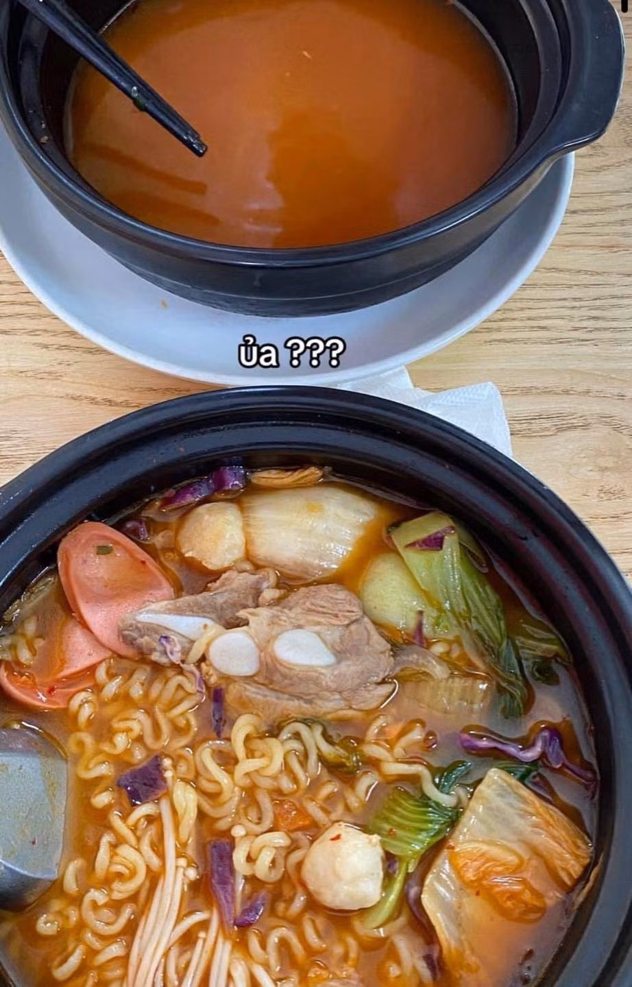 Di an cung nguoi yeu, co gai “tai mat” khi chi an 1 mieng