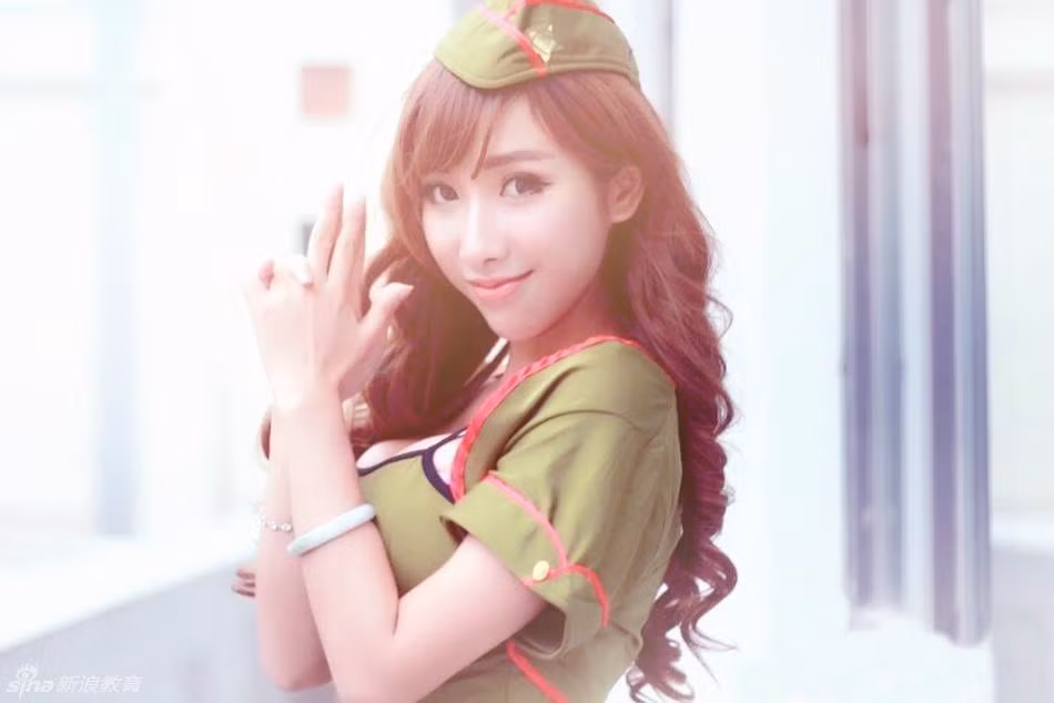 Rất nhiều người ví vẻ đẹp hình thể tự nhiên của cô nàng hot girl này với thân hình chuẩn mực của búp bê nổi tiếng Barbie.