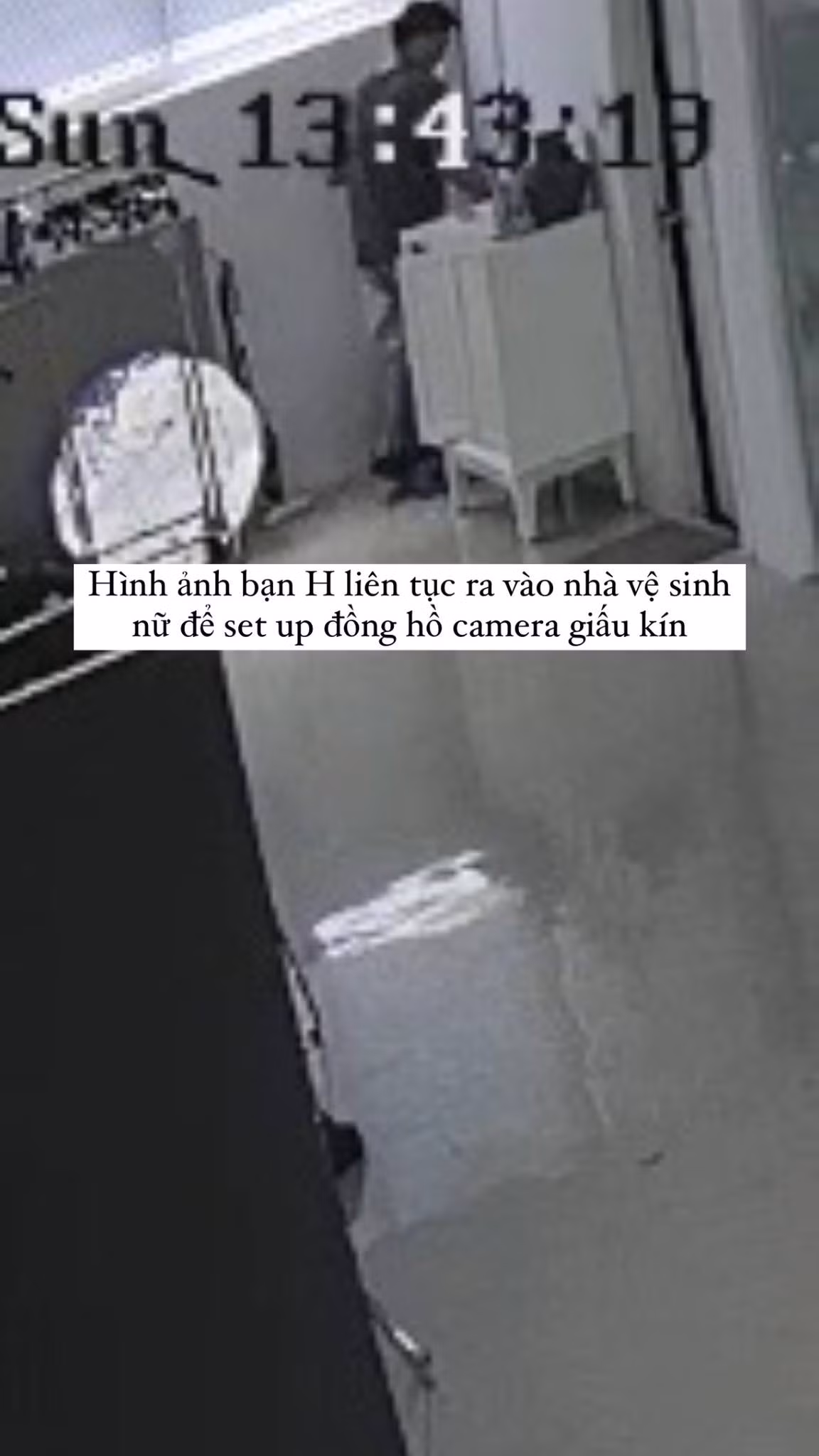 Châu Bùi phát hoảng khi bị đặt camera quay lén trong phòng thay đồ Chau Bui phat hoang khi bi dat camera quay len trong phong thay do