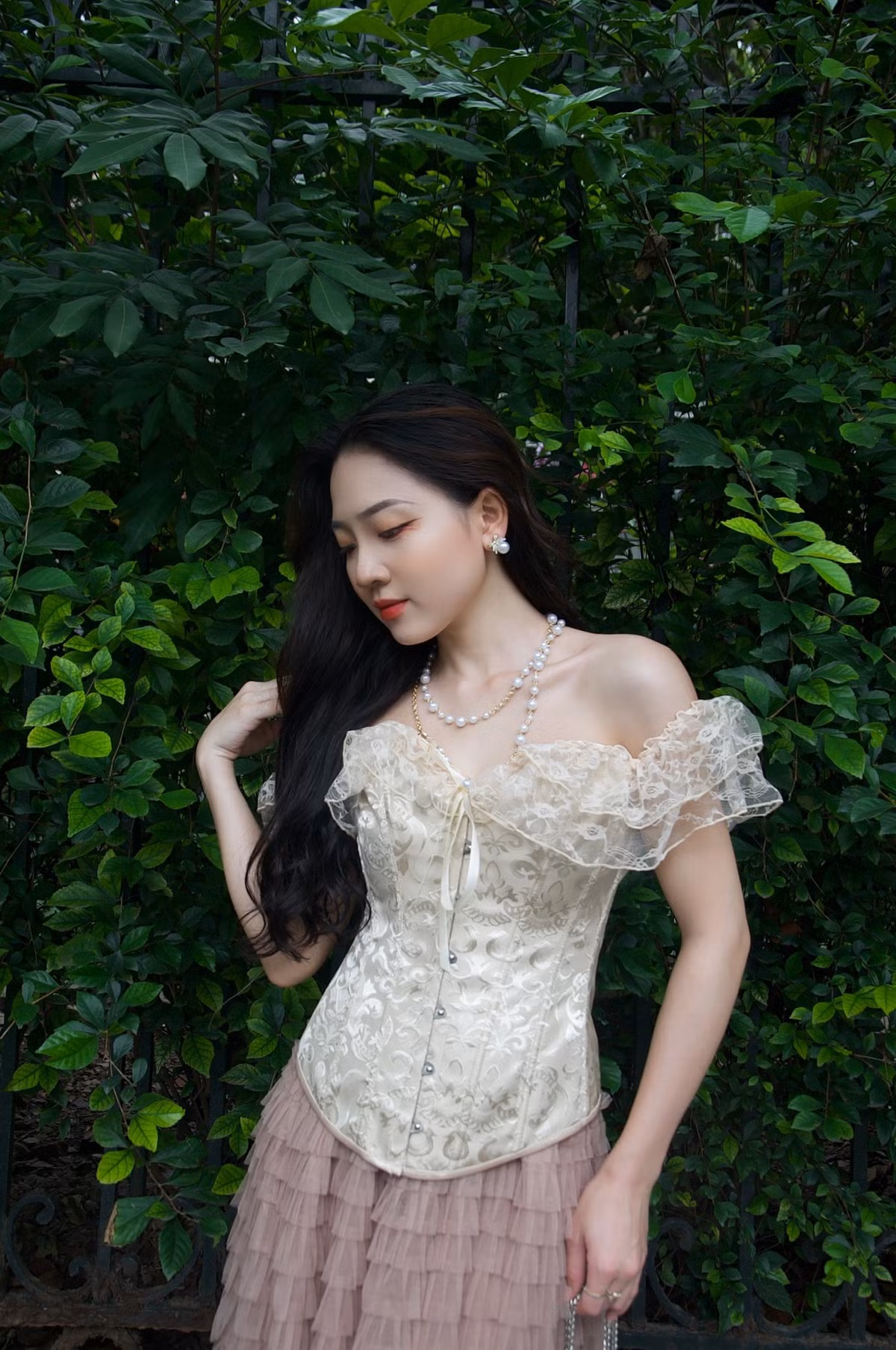 Lan Anh Hà sinh năm 1999, quê Bắc Giang, tốt nghiệp Học viện Báo chí và Tuyên truyền. Cô bắt đầu thử sức với vai trò diễn viên từ năm 2020, nhanh chóng gây ấn tượng với cộng đồng mạng bởi ngoại hình ưa nhìn, lối diễn xuất tự nhiên.