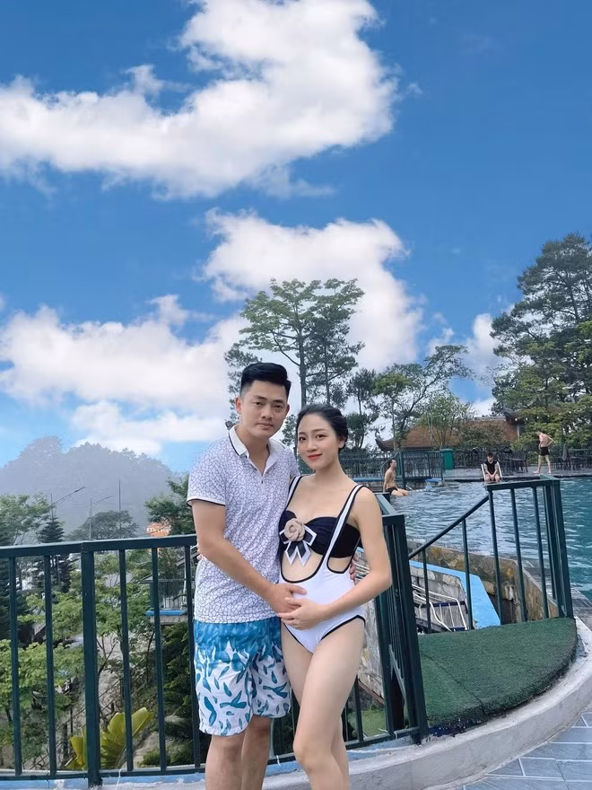 Cặp đôi cùng đăng ảnh bầu bí thông báo sắp đón em bé đầu lòng.