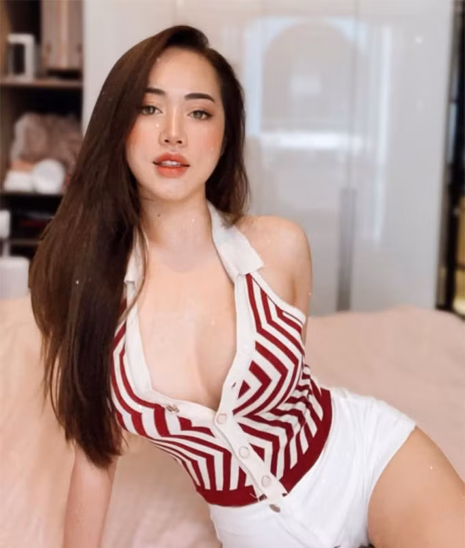 Hằng Habi tên thật là Phạm Thu Hằng sinh năm 1996 ở Quảng Ninh.