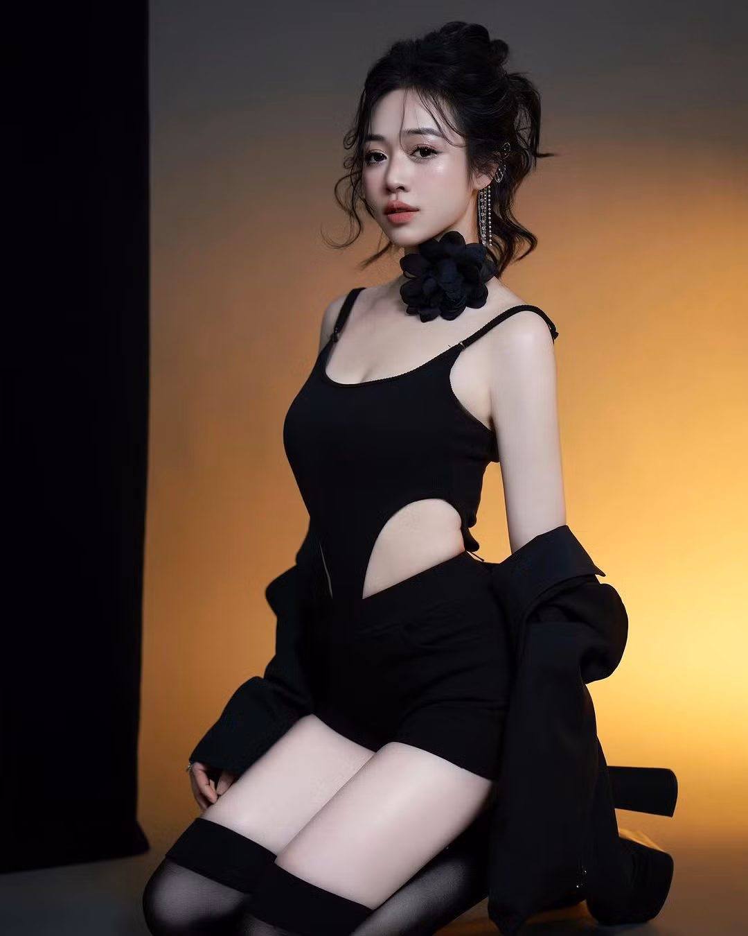 Để giữ được thân hình chuẩn chỉnh, Hằng Habi thường xuyên đến phòng tập gym và có chế độ ăn uống hợp lý.