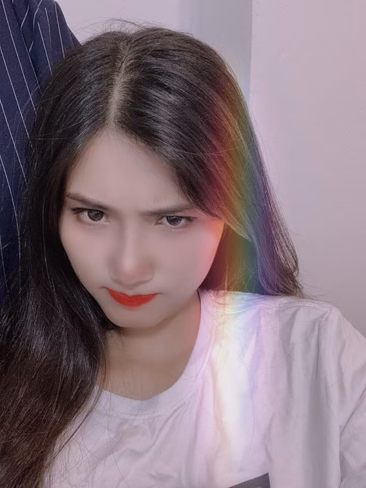 Cô nàng được nhiều người chơi game đánh giá là có kỹ năng chơi game tốt, đây cũng chính là lý do mà cô sở hữu một lượng người hâm mộ lớn trên mạng xã hội.