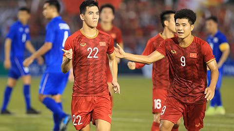 Tại SEA Games 30, Đức Chinh có tổng cộng 8 bàn thắng và Nguyễn Tiến Linh có 6 bàn, hai tiền đạo của U22 Việt Nam tạo thành một cặp "song sát" khiến đối thủ phải rùng mình.