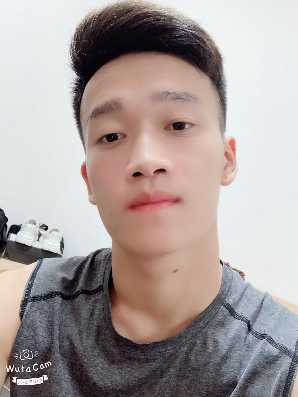 Bên cạnh đá bóng hay, Hoàng Đức còn là visual thế hệ mới của đội tuyển U23 Việt Nam. Anh chàng cao 1m83 và sở hữu khuôn mặt ưa nhìn. Đặc biệt, dù luyện tập dưới nắng rất nhiều nhưng cầu thủ vẫn có nước da trắng đáng ghen tỵ.