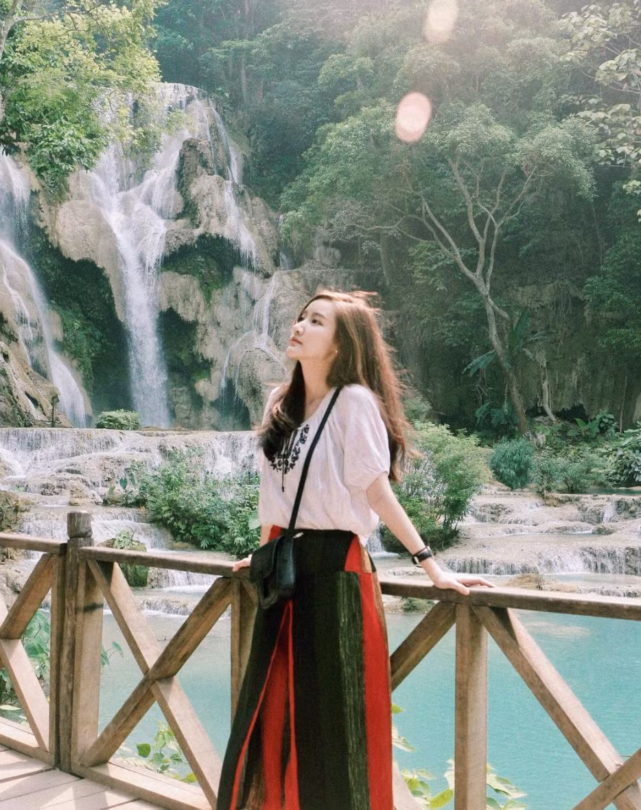 Được biết, Panda nổi tiếng nhờ một fanpage chuyên "đào mộ", truy tìm danh tính gái xinh đăng tải hình ảnh. Sau khi được nhiều người biết đến, cô nàng có vẻ "chịu khó" hơn trong việc đăng tải hình ảnh lên trang cá nhân.