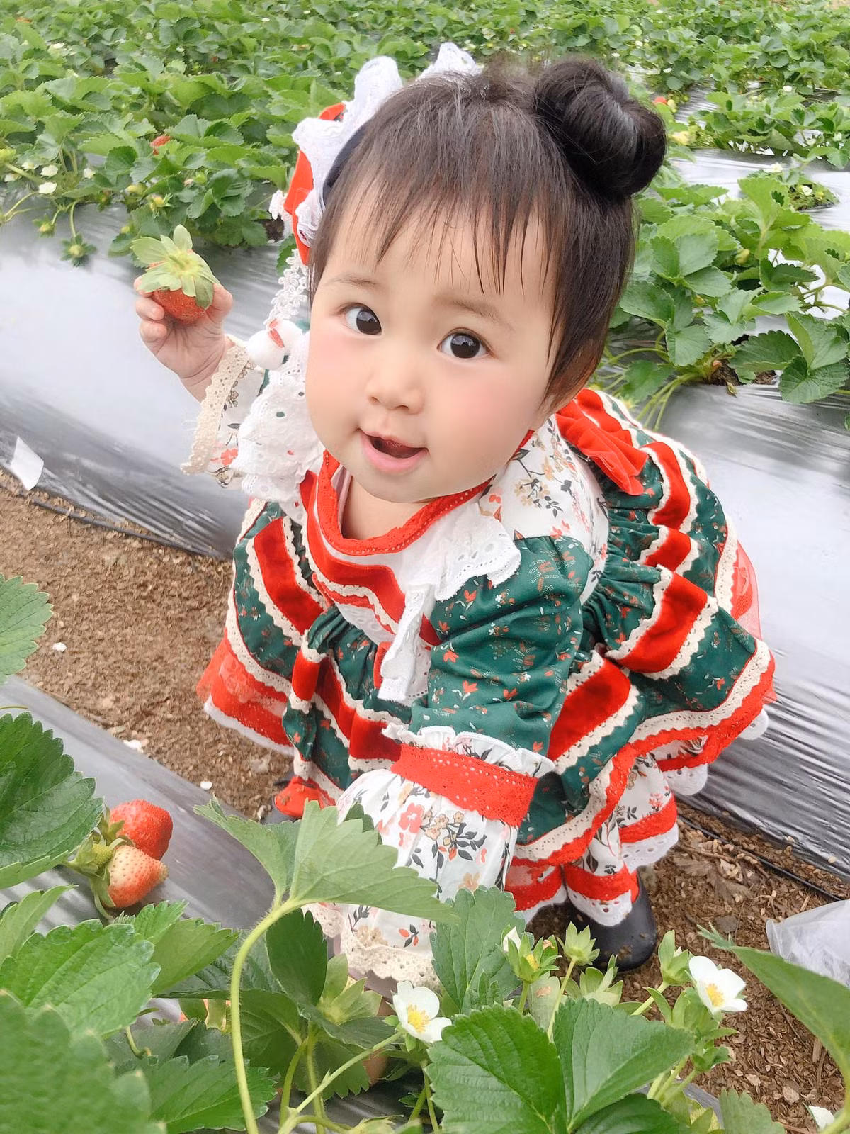 Không chỉ gây ấn tượng bởi bộ ảnh cô dâu nhí, Khâu Dĩ Ninh từng gây sốt trên mạng với nhiều bộ ảnh cosplay vô cùng đáng yêu khác.