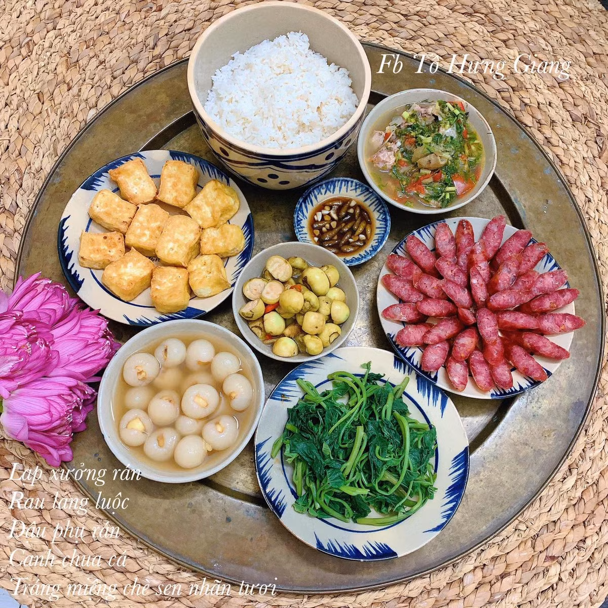 Mâm cơm này chỉ nấu hết 20 phút, chị em tin không?