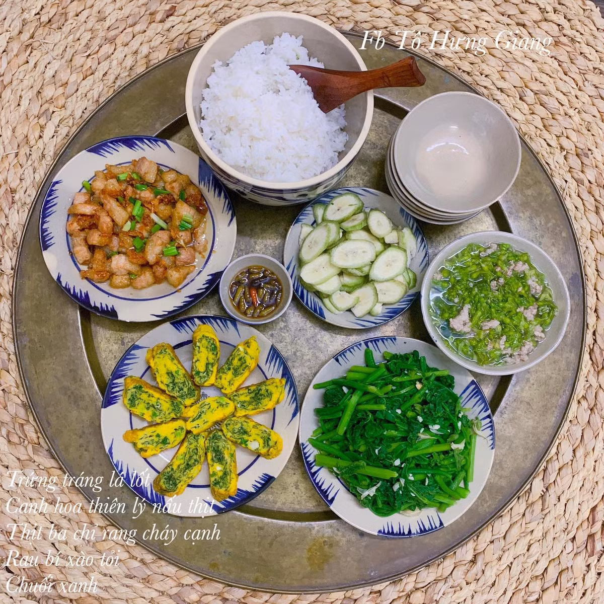 Mâm cơm này phải ăn được hẳn 3 bát