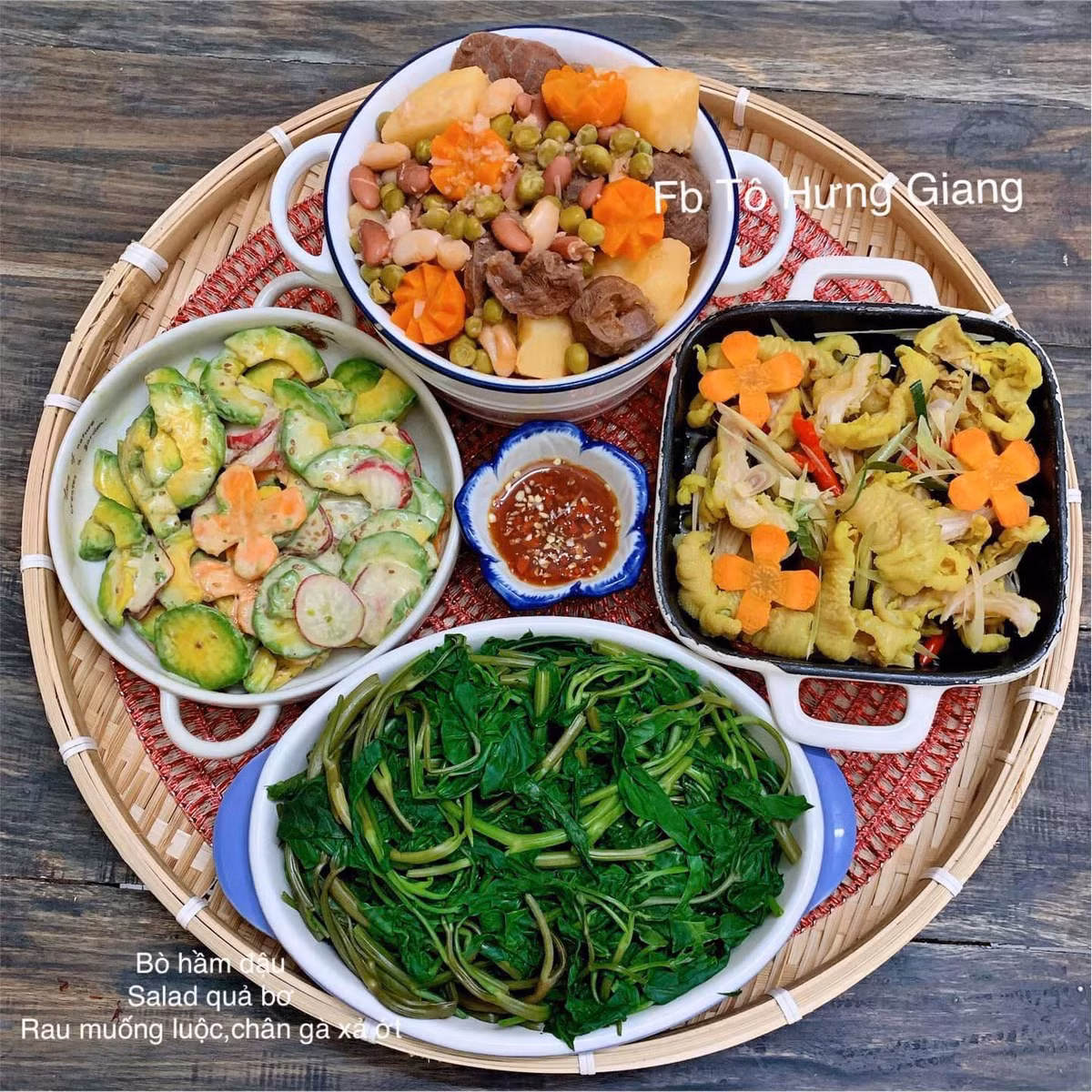 Trông phức tập thế thôi nhưng toàn những món không mấy xa lạ