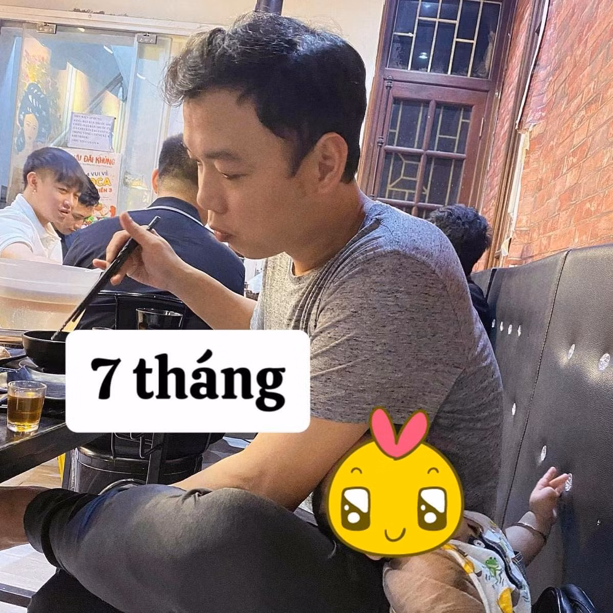 Con được 7 tháng, gia đình có thêm 1 chiếc đuôi bé xinh, đi đâu cũng phải đưa đi cùng.