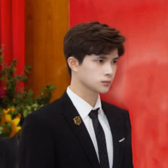 Hiện tại, Ngọc Sơn đang là sinh viên năm thứ 2. "Hot boy ảnh thẻ" đặt mục tiêu cần trải nghiệm nhiều hơn, trau dồi thêm kiến thức và khám phá bản thân trong tương lai.