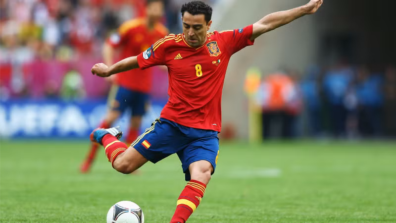 Xavi đã cùng Tây Ban Nha vô địch Euro 2008,2012 và World Cup 2010. Nhưng khi ĐT Tây Ban Nha không thể vượt qua vòng bảng tại World Cup 2014, Xavi đã nói lời chia tay. Lý do cũng là tuổi tác và anh muốn tập trung cho Barca đến cuối sự nghiệp của mình.