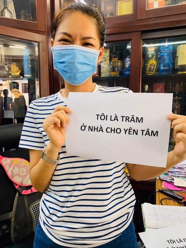 "Tôi là Trâm, ở nhà cho yên tâm", "Tôi là Giang, sẽ không đi lang thang",....