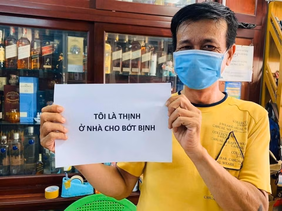 Thậm chí cả những cô, chú trung nên cũng vô cùng hào hứng với trào lưu lạ mà hay ho này.
