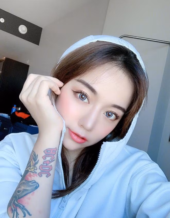 Cam nin truoc nhan sac that hot girl Trung Quoc co 5,6 trieu follow