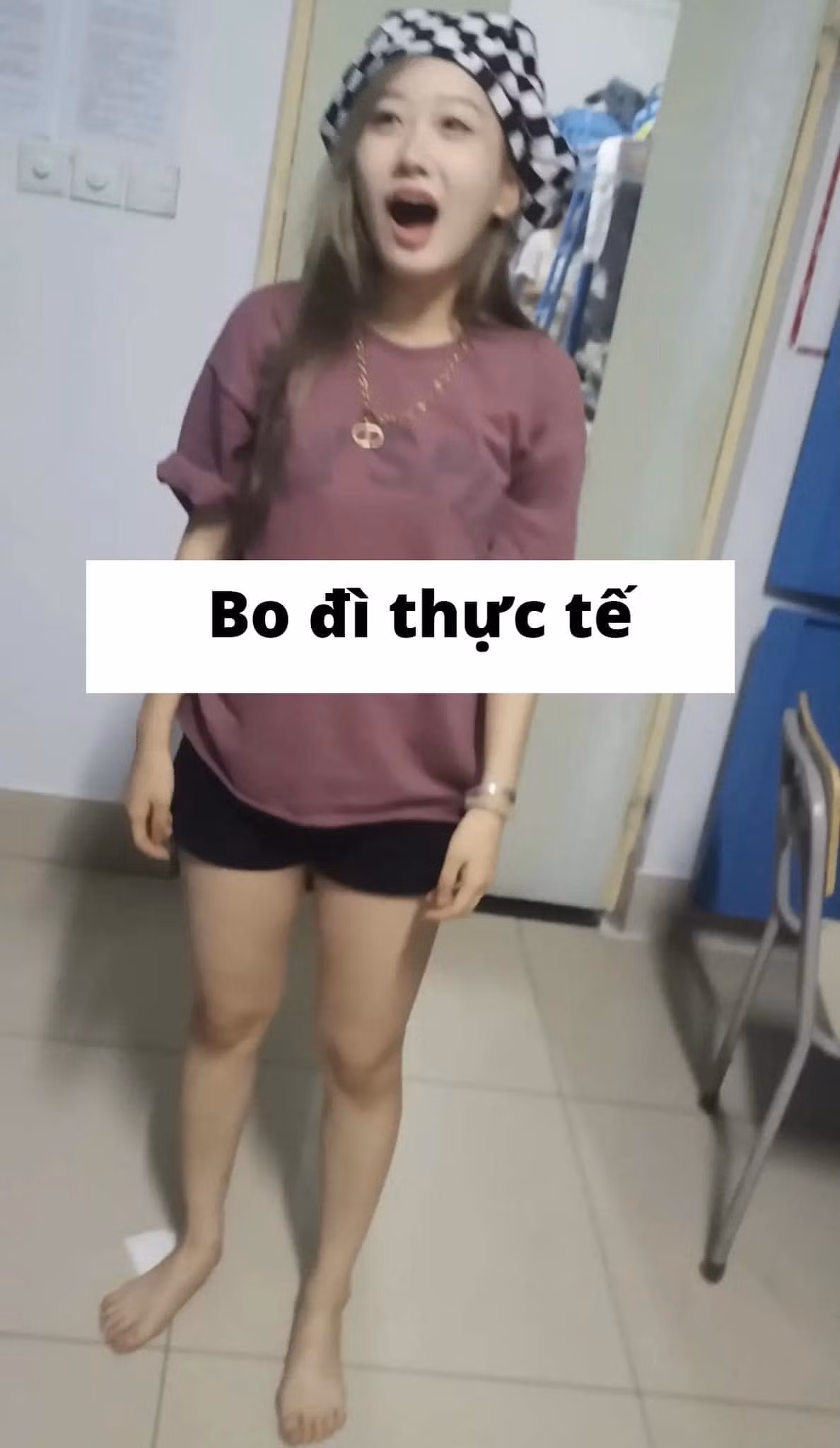 Theo đó, cô nàng thẳng thắn "thừa nhận" sự khác biệt giữa những tấm hình lung linh chỉn chu để cho người yêu thấy, và vẻ bên ngoài xuê xòa.