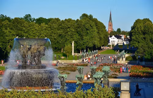Oslo, Na Uy là một trong những thủ đô đắt đỏ nhất trên thế giới. Vì vậy, không dễ để tìm kiếm các hoạt động vui chơi giải trí ở đây. Ngoài ra, ở thành phố này đường xá đi lại rất khó khăn.