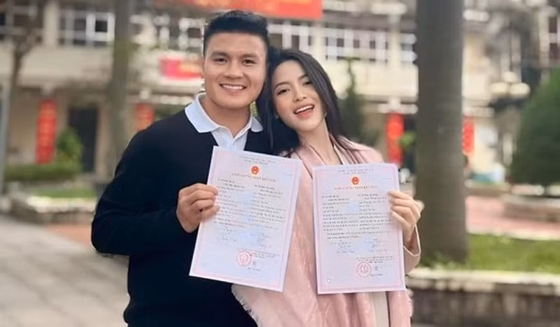 Theo như nàng WAGs chia sẻ, hiện tại số cân của cô đang tăng khá nhanh khi đã tăng tới 10kg so với thời điểm trước mang bầu.