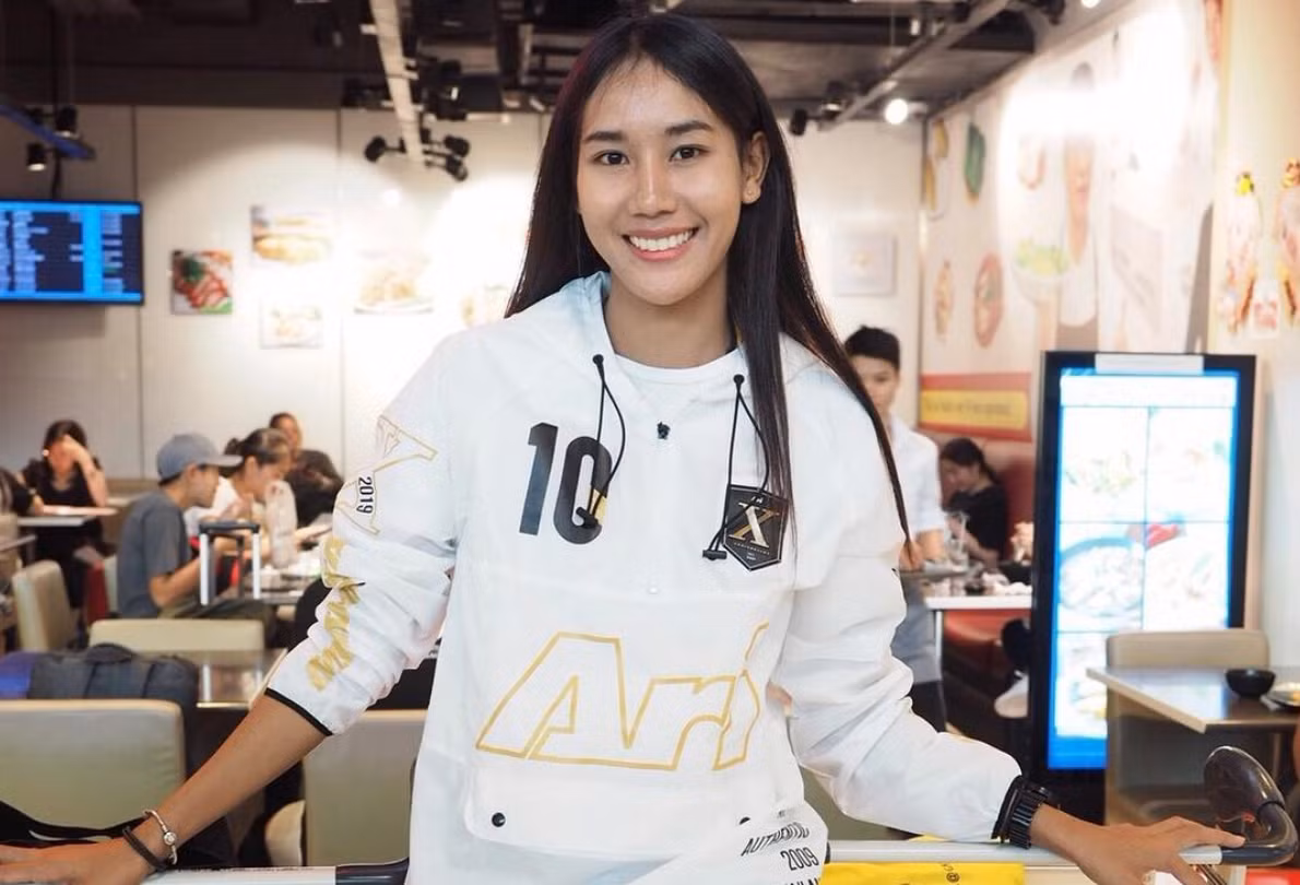 Trước đó, Taneekarn Dangda cũng đã từng cùng đội tuyển bóng đá nữ Thái Lan tham dự World Cup 2015 ở Canada.