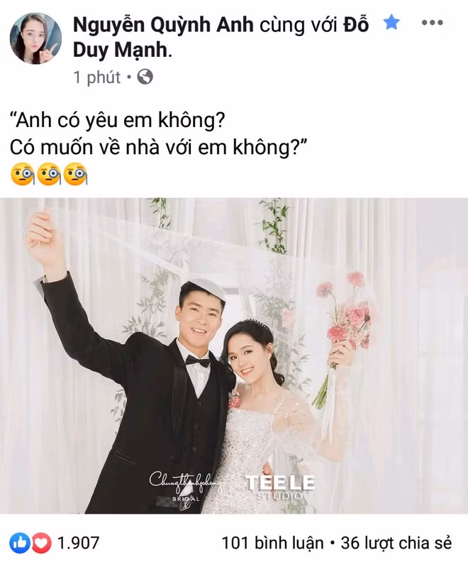 Y vậy, không lâu sau, cả Duy Mạnh và Quỳnh Anh đều hạnh phúc chia sẻ bức ảnh cưới đầu tiên của cả hai. Cặp đôi lại tiếp tục người tung kẻ hứng khi hot girl đăng đàn: "Có yêu em không? Có muốn về nhà với em không" thì nam cầu thủ đáp "Có" khiến người hâm mộ thích thú.