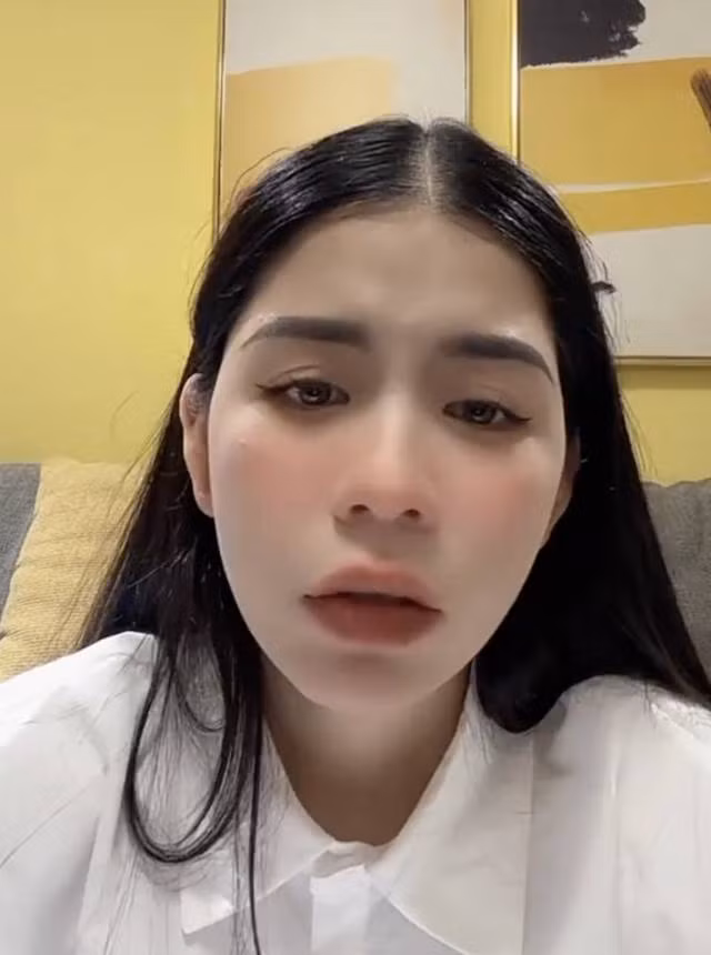 Cho đến tối 23/6, Hằng Du Mục mới xuất hiện trở lại trên livestream. Cô cũng thẳng thắn chia sẻ các vết bầm tím đã đỡ hơn, cũng không còn đau, chỉ còn riêng bàn tay vẫn chưa hồi phục hẳn. So với buổi livestream trước, thần sắc của nữ TikToker cũng có phần tốt hơn.