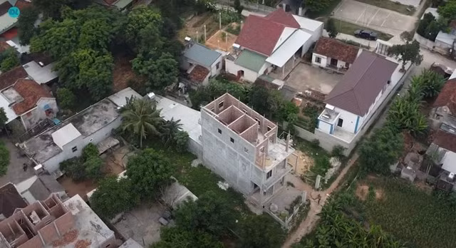 Ngôi nhà khi nhìn từ trên cao.