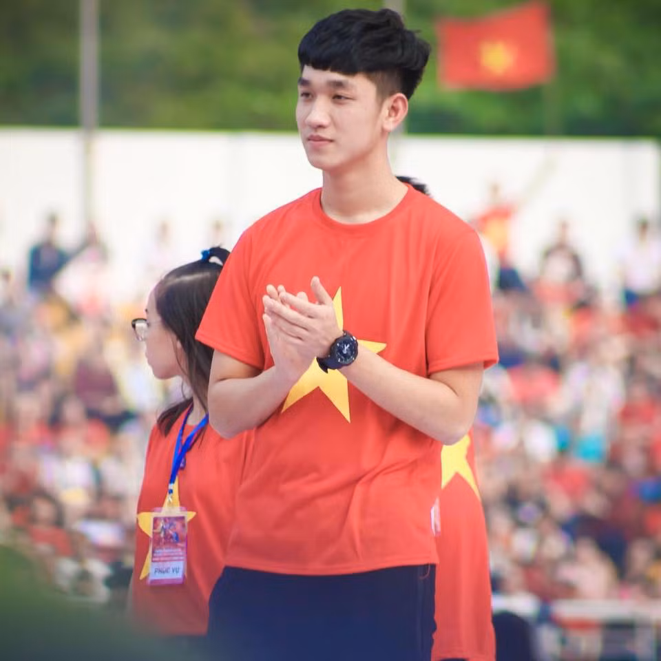 Nguyễn Trọng Đại (SN 1997) hiện đang khoác áo của CLB Viettel là cái tên quen thuộc trong danh sách các cấp đội tuyển Việt Nam. Anh từng góp mặt trong đội hình U23 Việt Nam làm nên lịch sử tại Thường Châu cách đây 2 năm thế nhưng lại bất ngờ bị loại khỏi danh sách tham dự VCK U23 Châu Á 2020 sắp tới.