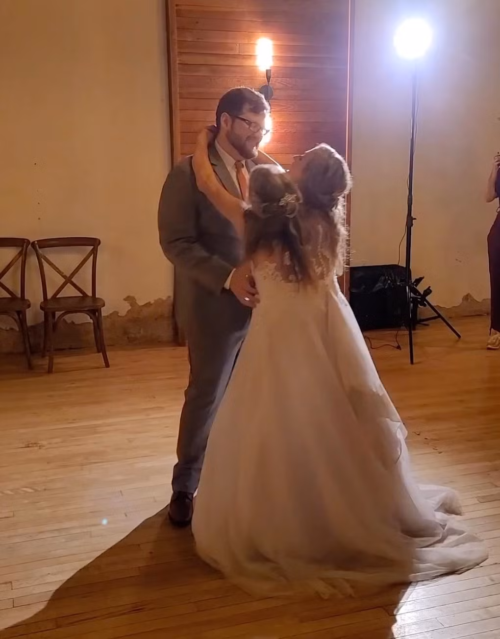 Abby và Brittany Hensel trong ngày cưới của Abby và anh Josh.