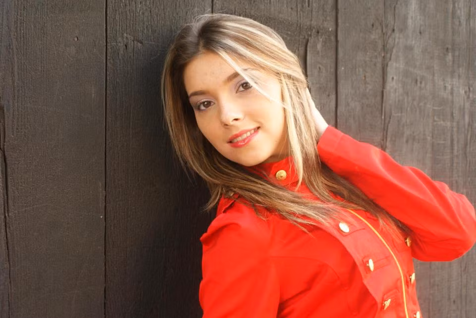 Tháng 9 năm 2011, Bernadette đến Argentina để tham gia giải vô địch thiếu niên thế giới bằng chính đồng tiền của mình. Kết quả, cô gái trẻ xuất sắc giành luôn ngôi vị quán quân. Sau chức vô địch giải trẻ tại Argentina, hot girl bóng bàn Bernadette còn vô địch giải bóng bàn Hungary mở rộng.