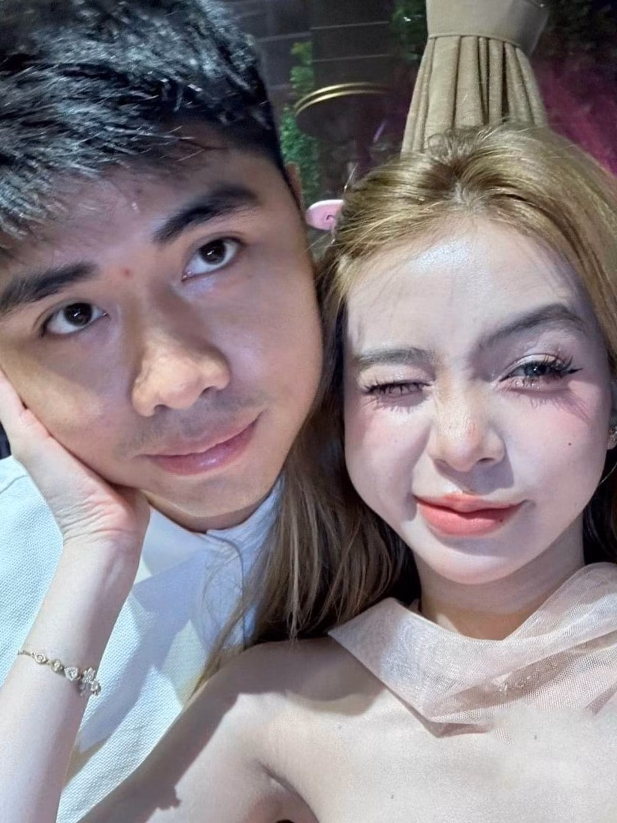 Dù yêu nhau 1 khoảng thời gian dài nhưng cả 2 vẫn hạnh phúc như những ngày đầu tiên.