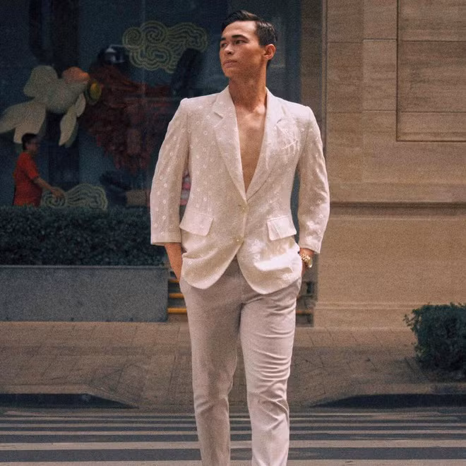 Sở hữu vẻ ngoài nổi bật, Tiêu Ê Xal được dự đoán sẽ trở thành "cây hút fan" mới của đội tuyển U22.