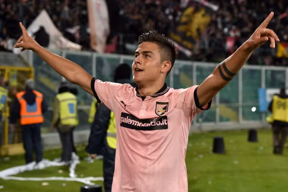 Paulo Dybala (Palermo): Được ký hợp đồng với đội US Palermo năm 2012, cầu thủ tiền đạo gốc Argentina chơi chính thức 11 trận trong mùa bóng đầu tiên ở Serie A (Ý), trước khi bị đưa xuống Serie B với đội Rosanero, nhưng rồi sau đó được đưa trở lại Serie A.