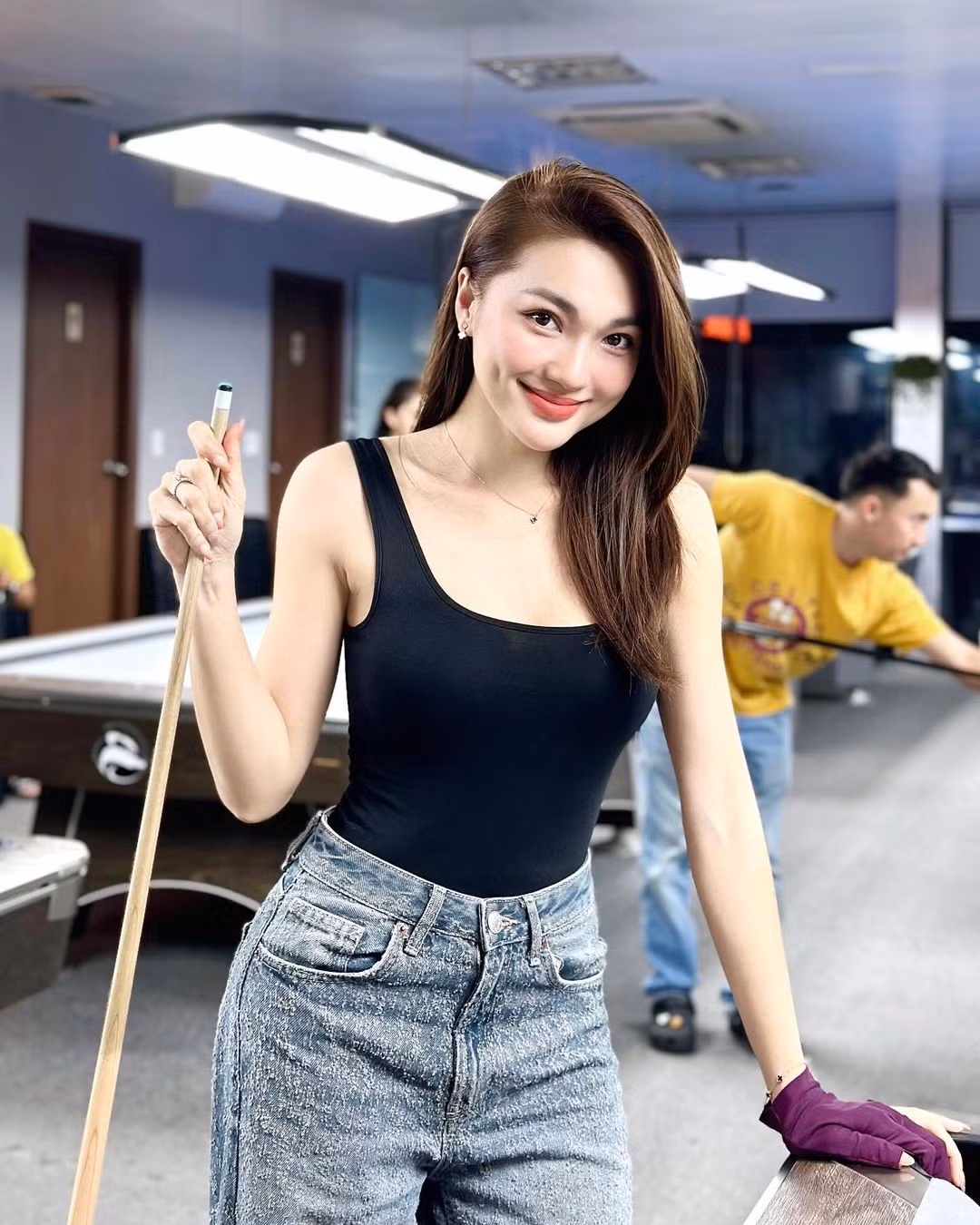 Ở thời điểm hiện tại, nàng hot girl được khen là nhan sắc ngày càng lên hương, mặn mà sắc sảo hơn.