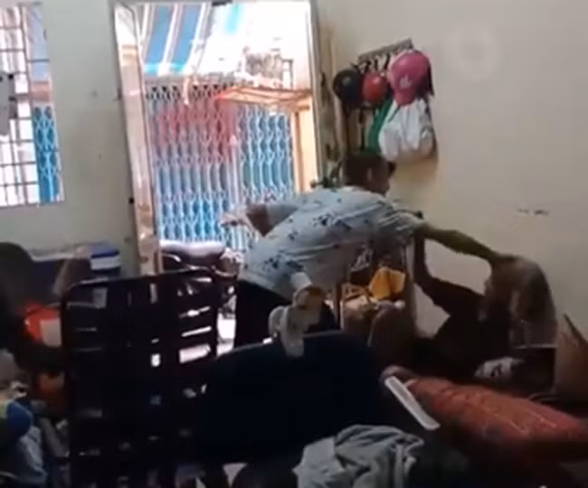 Nam thanh nien danh dap ba lao da man, nghi la chau ngoai