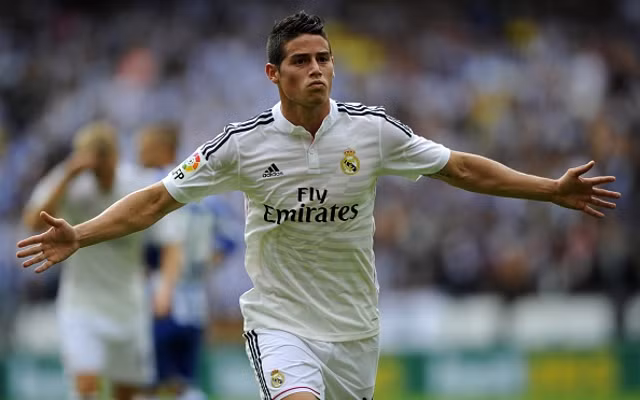 Gareth Bale (Real Madrid): Gareth Bale đã phần nào chứng tỏ, anh không đến Real Madrid chỉ để núp bóng đàn anh Ronaldo. Mặc kệ những tiếng la ó, những lời chỉ trích đến từ các fan cuồng CR7, ngôi sao người xứ Wales vẫn đang thể hiện được cái tôi và phẩm chất thiên tài trong một đội hình đầy rẫy ngôi sao.