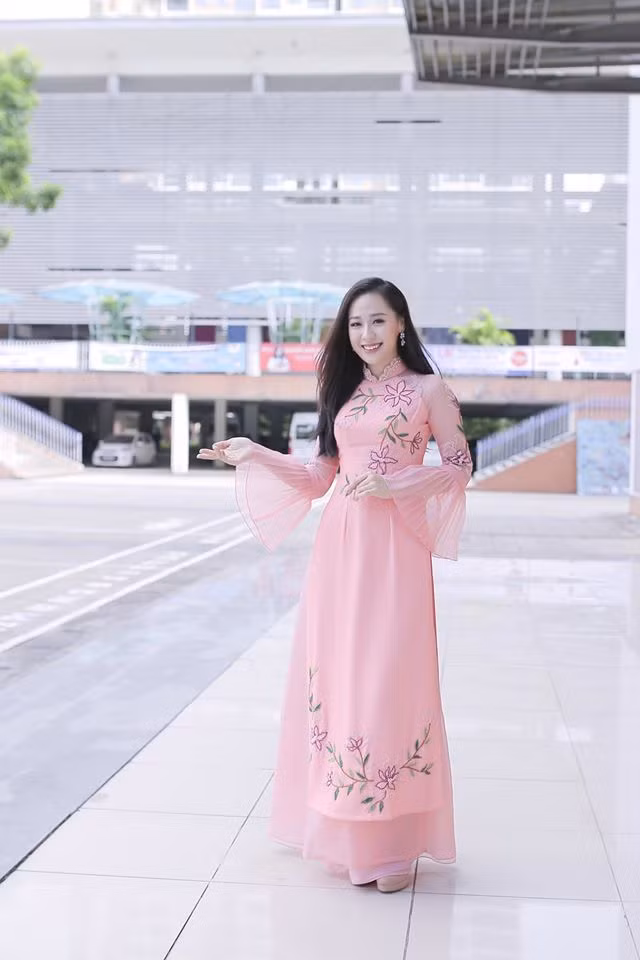 Cuối năm ngoái, cựu sinh viện Học viên Ngoại giao đã làm tại Phòng quốc tế của VTV24 với vai trò biên tập viên.