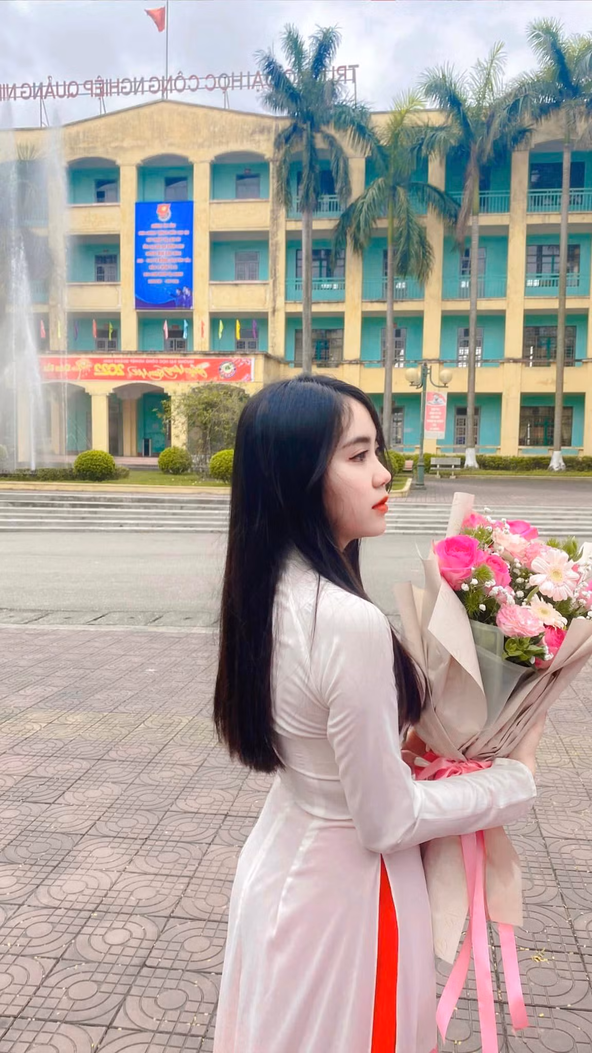 Sau gần 1 năm làm Tiktok, kênh đã có hơn 720.000 người theo dõi. Cùng với đó, fanpage và Facebook cá nhân của cô cũng hơn 200.000 người đang theo dõi, tương tác.